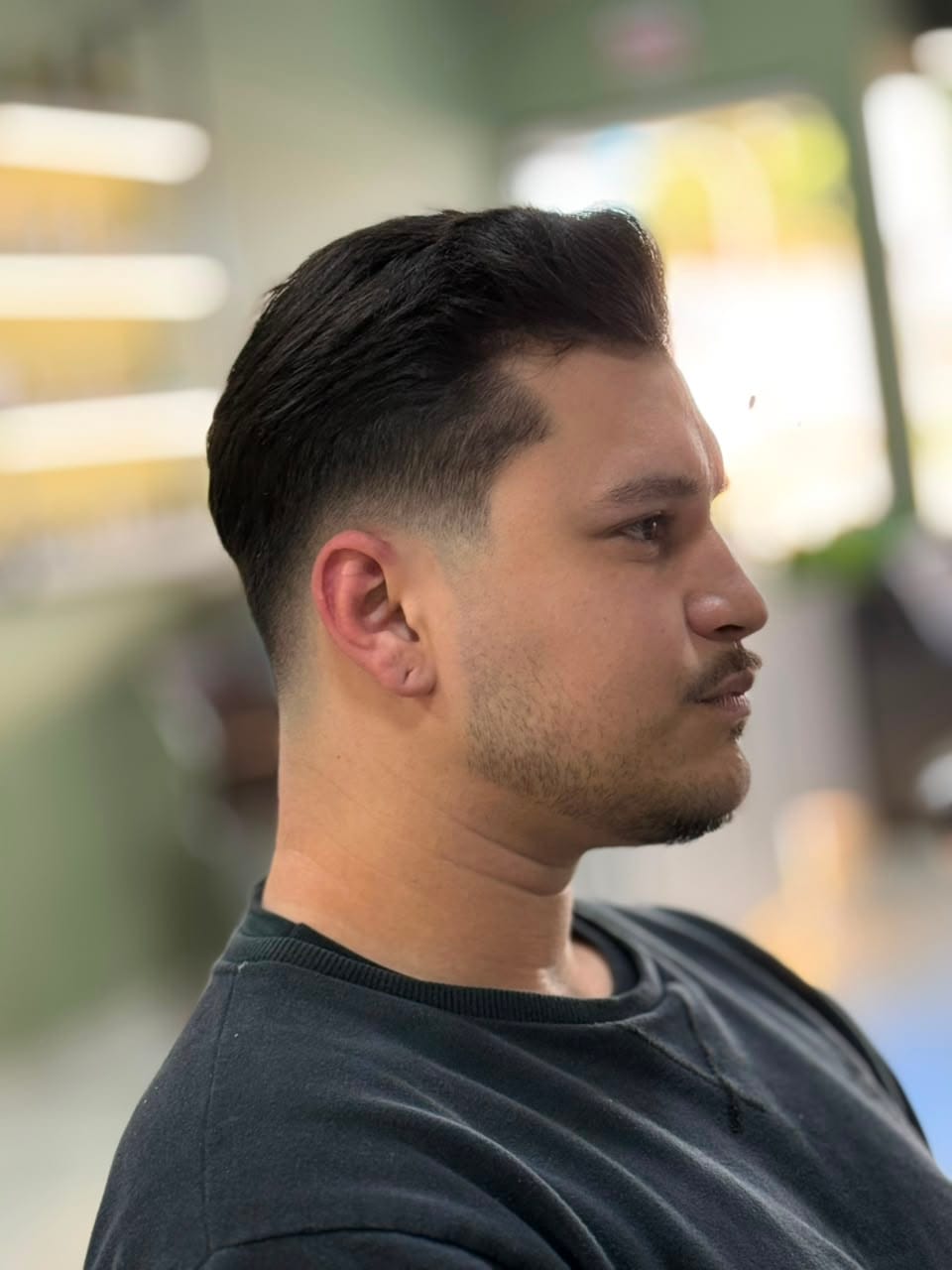 Corte masculino com acabamento na navalha, Felipe Barber Ibirama